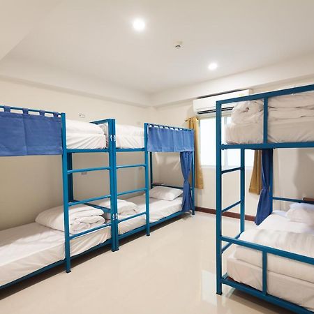 Happy Hostel Pattaya Exterior photo