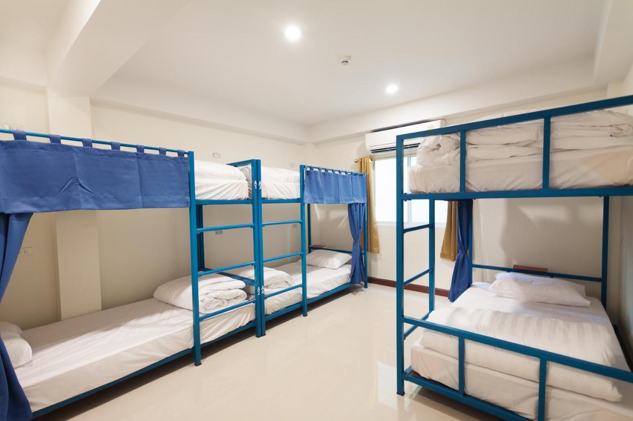 Happy Hostel Pattaya Exterior photo