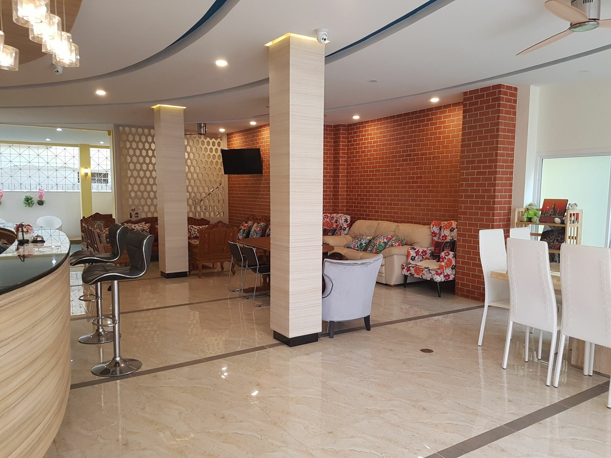 Happy Hostel Pattaya Exterior photo