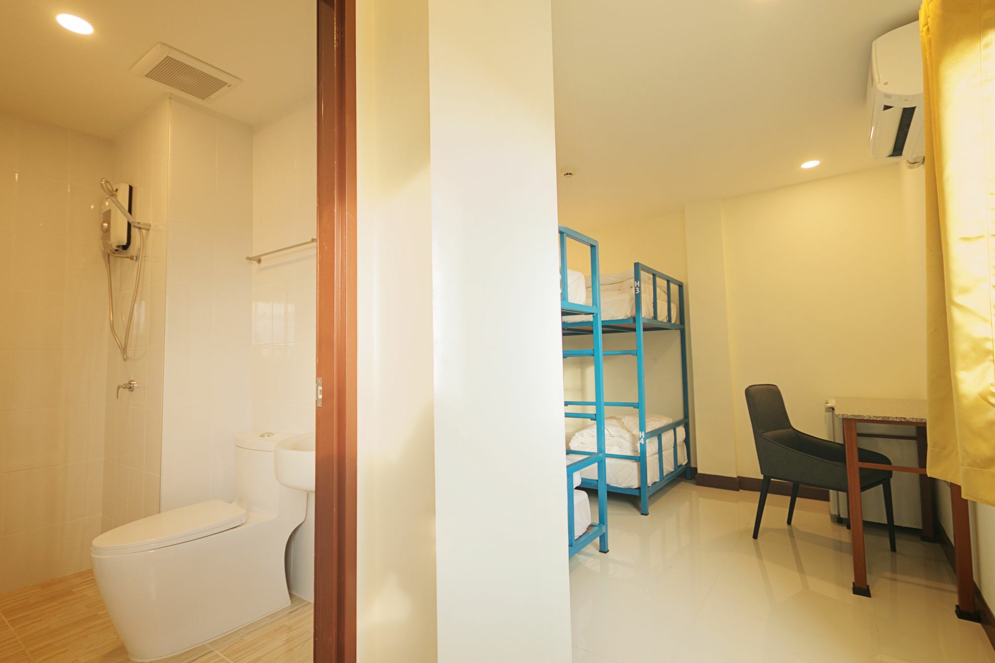 Happy Hostel Pattaya Exterior photo