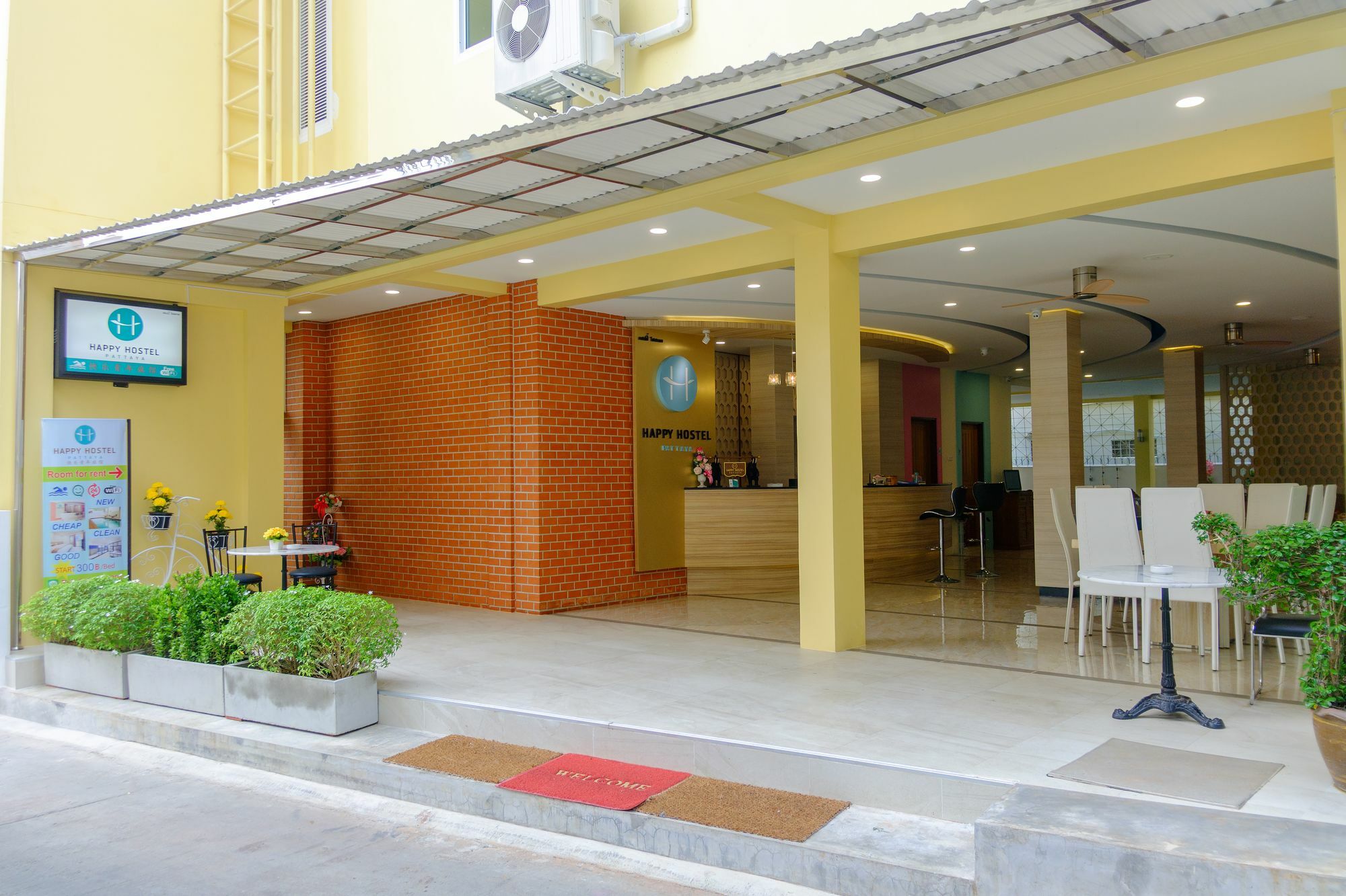 Happy Hostel Pattaya Exterior photo
